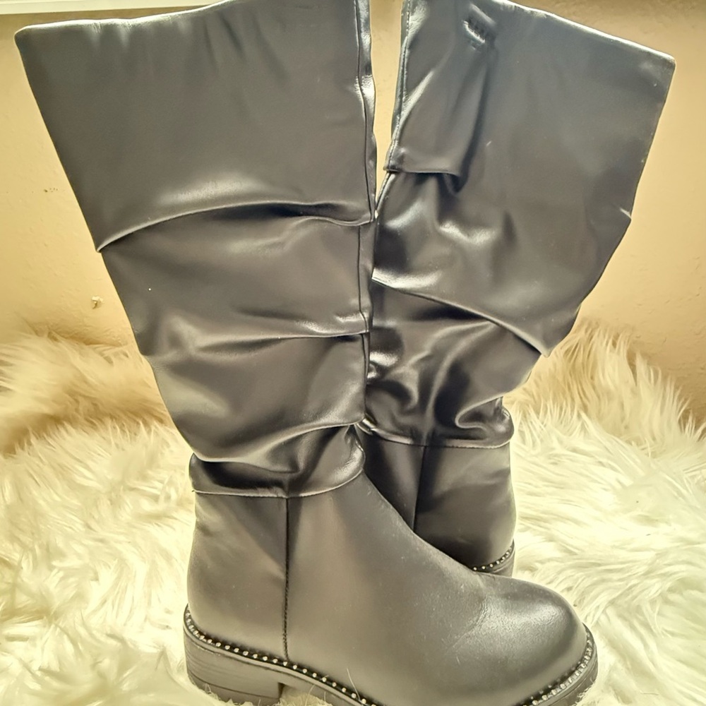 Girls size 13 black boots